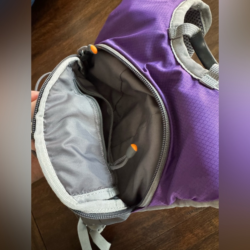 Nathan Hydration Pack With Storage - image 3